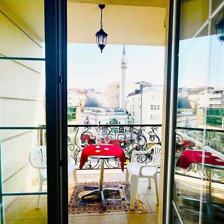 4 Llullat - City Center Apartment Pristina Buitenkant foto