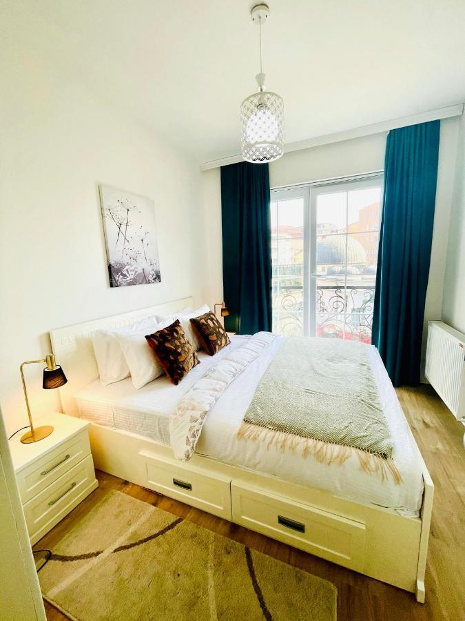 4 Llullat - City Center Apartment Pristina Buitenkant foto