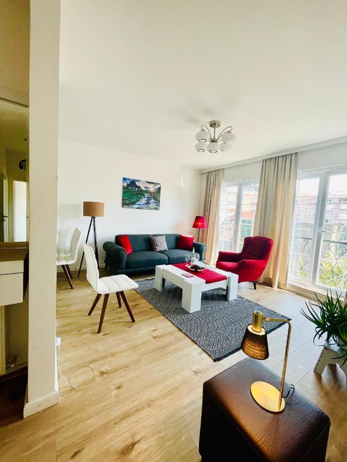 4 Llullat - City Center Apartment Pristina Buitenkant foto