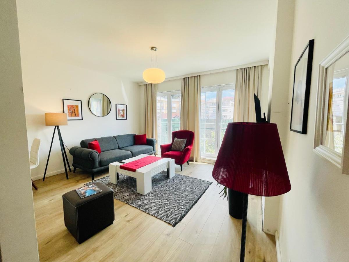 4 Llullat - City Center Apartment Pristina Buitenkant foto
