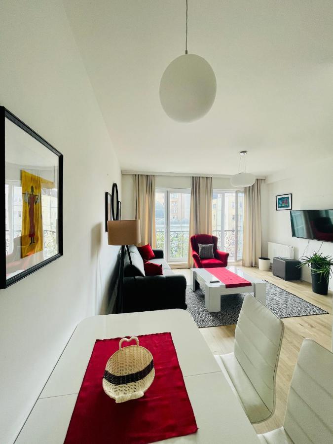 4 Llullat - City Center Apartment Pristina Buitenkant foto