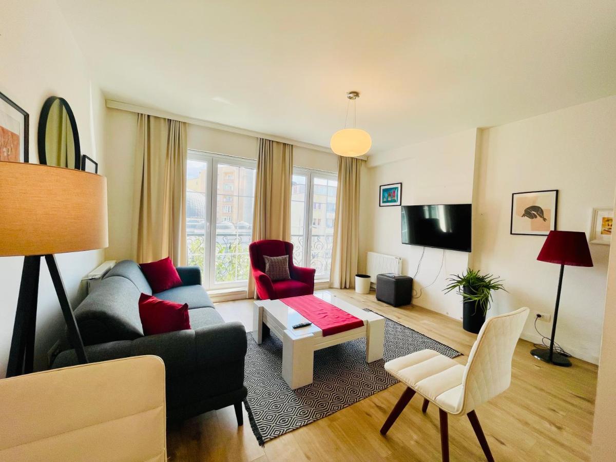 4 Llullat - City Center Apartment Pristina Buitenkant foto